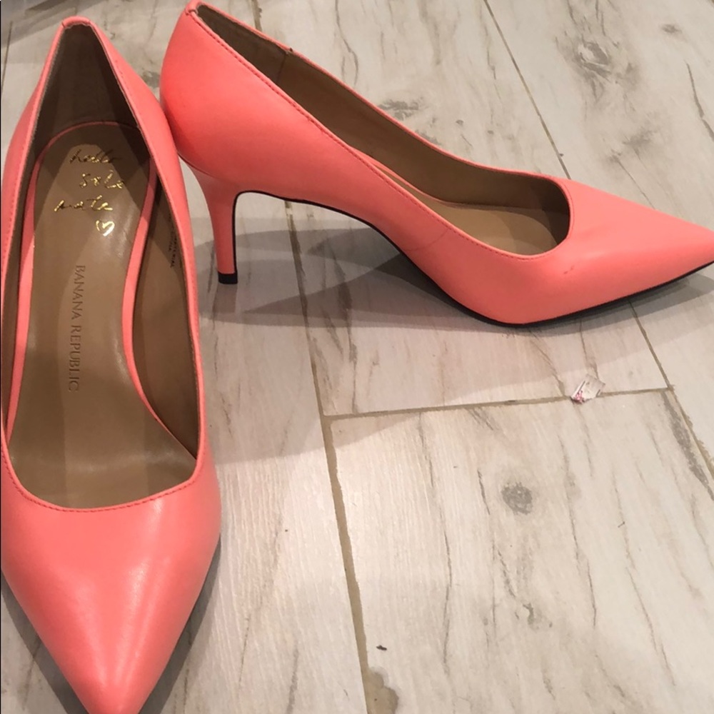 Banana republic leather heels